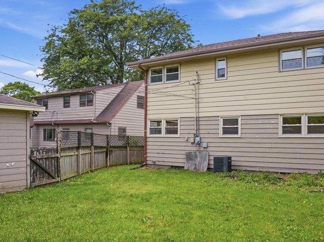 3334 N 98th STREET, Milwaukee, WI 53222