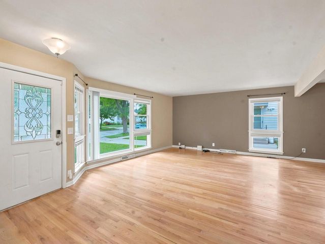 3334 N 98th STREET, Milwaukee, WI 53222