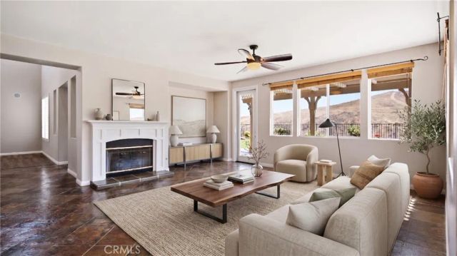 424 Peter, Simi Valley, CA 93065