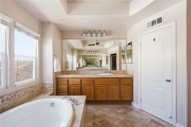 424 Peter, Simi Valley, CA 93065