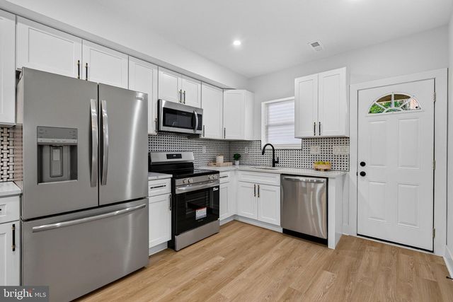 758 MELVILLE AVE, Baltimore, MD 21218
