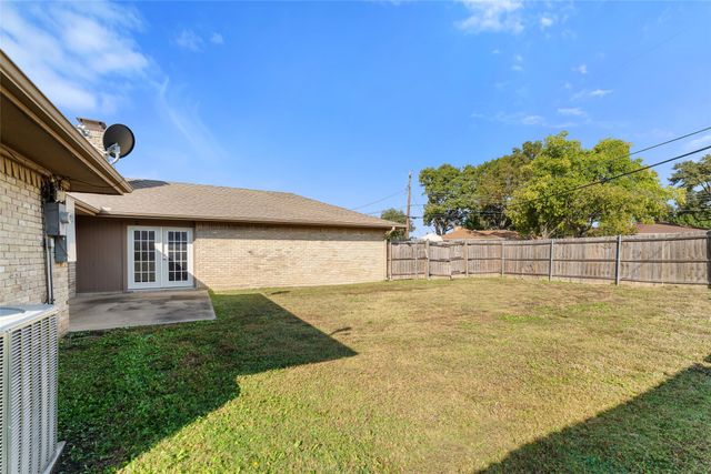 6907 Pickrell Drive, Dallas, TX 75227