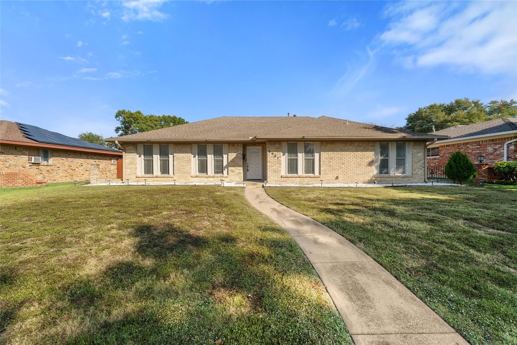 6907 Pickrell Drive, Dallas, TX 75227