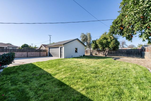 2977 E Harvard, Fresno, CA 93703