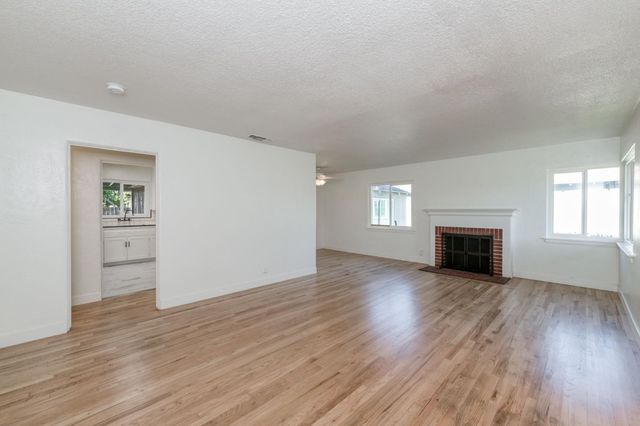 2977 E Harvard, Fresno, CA 93703