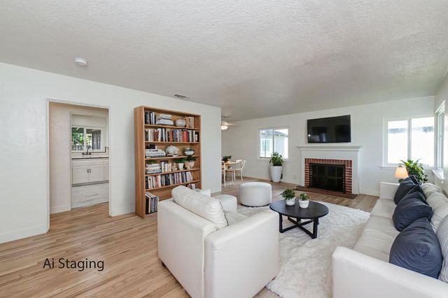 2977 E Harvard, Fresno, CA 93703