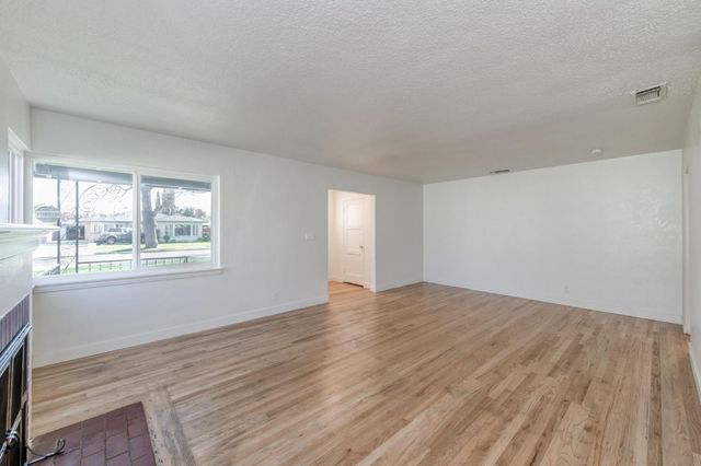 2977 E Harvard, Fresno, CA 93703