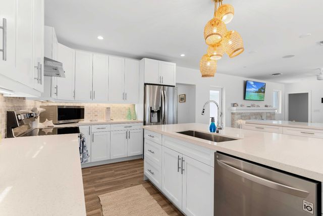 80201 Overseas Highway, Upper Matecumbe Key Islamorada, FL 33036