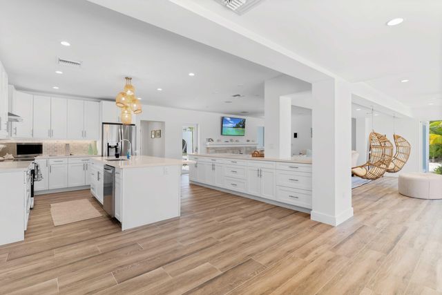 80201 Overseas Highway, Upper Matecumbe Key Islamorada, FL 33036