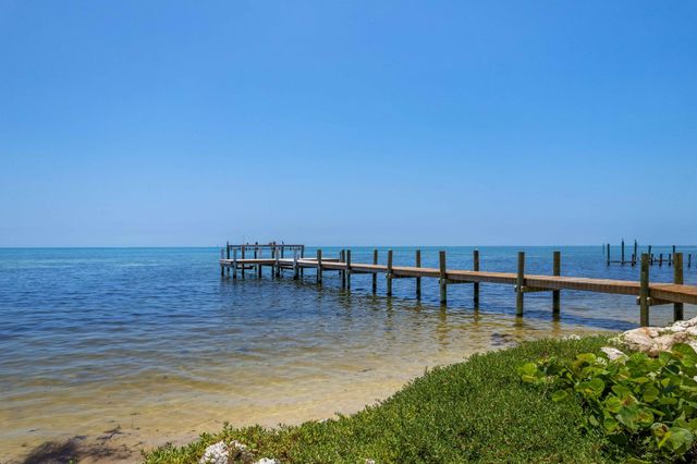 80201 Overseas Highway, Upper Matecumbe Key Islamorada, FL 33036