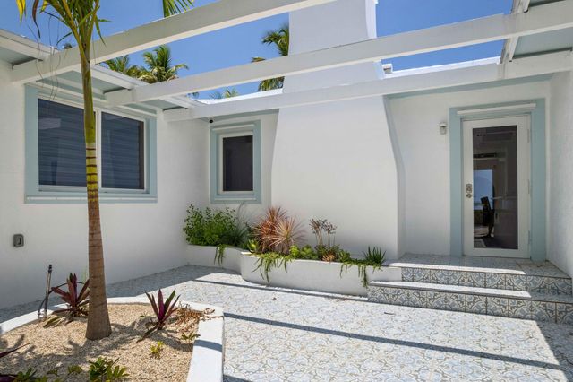 80201 Overseas Highway, Upper Matecumbe Key Islamorada, FL 33036