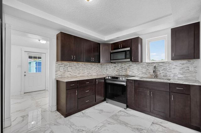 216 N HALIFAX AVENUE, Daytona Beach, FL 32118
