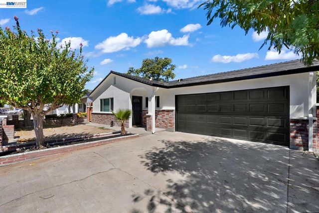 587 Somoa Lane, Lathrop, CA 95330