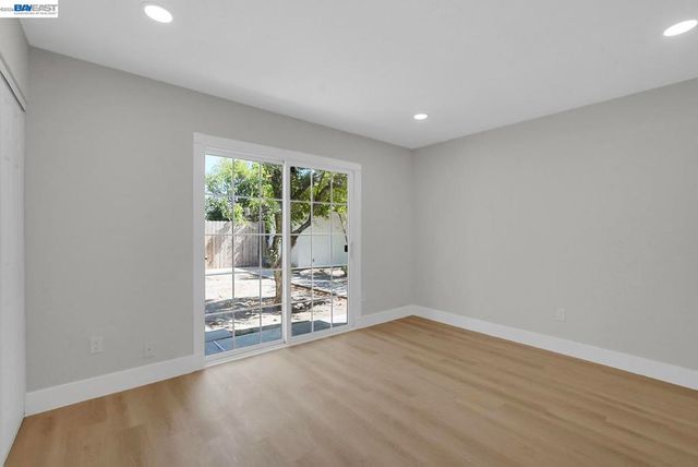 587 Somoa Lane, Lathrop, CA 95330