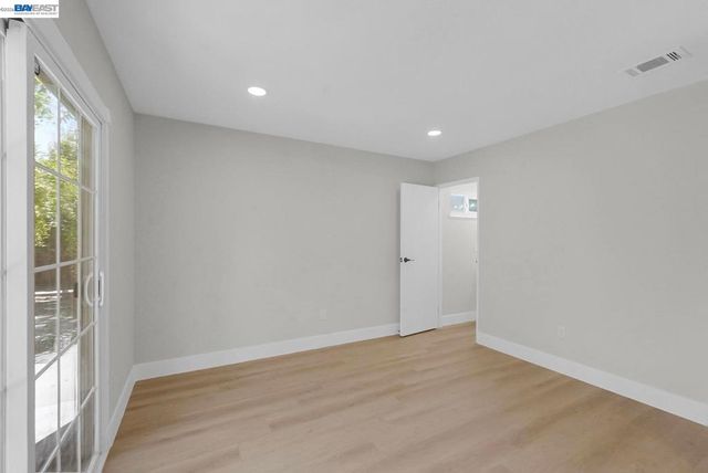 587 Somoa Lane, Lathrop, CA 95330