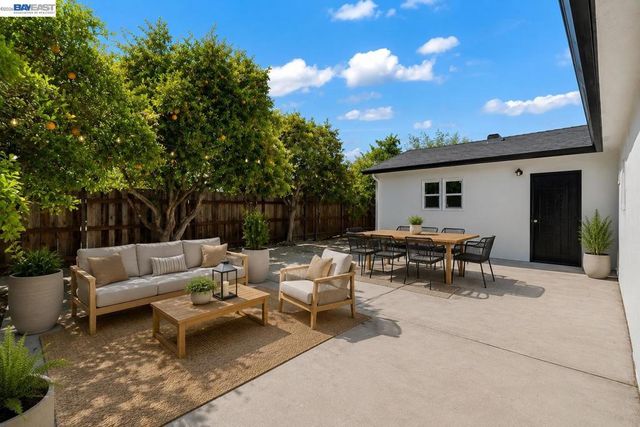 587 Somoa Lane, Lathrop, CA 95330