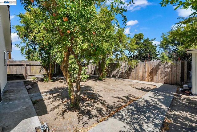 587 Somoa Lane, Lathrop, CA 95330