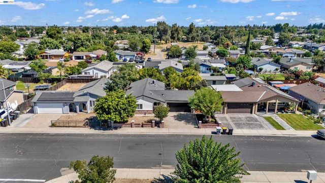 587 Somoa Lane, Lathrop, CA 95330