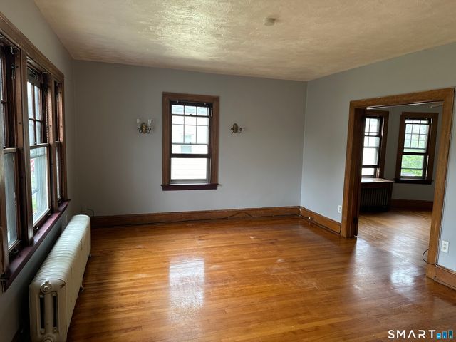 35 Woodmere Road, West Hartford, CT 06119