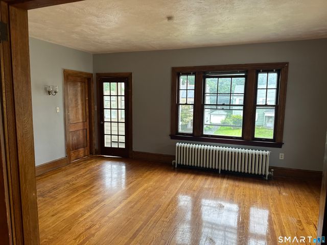 35 Woodmere Road, West Hartford, CT 06119