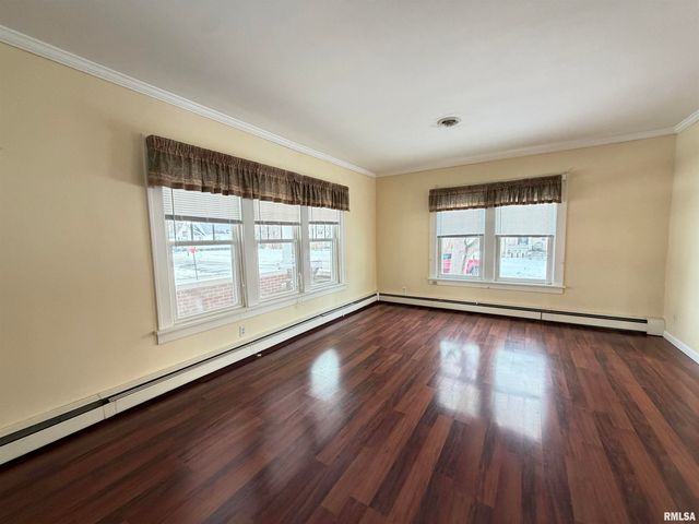 486 LOMBARD Street, Galesburg, IL 61401