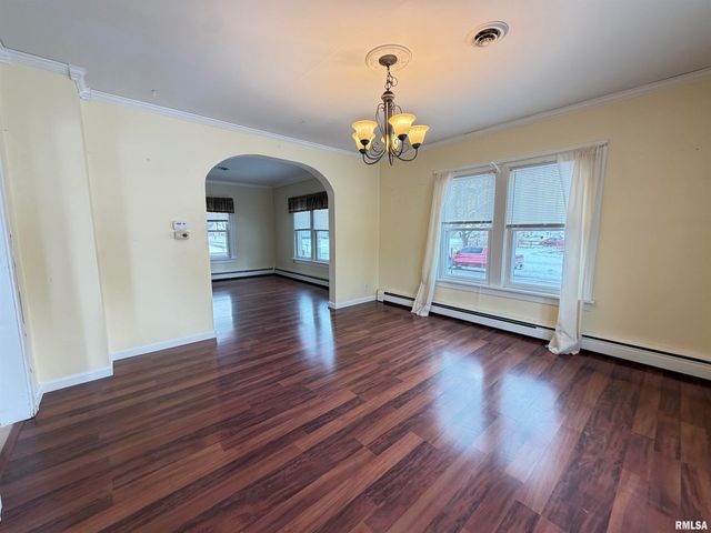 486 LOMBARD Street, Galesburg, IL 61401