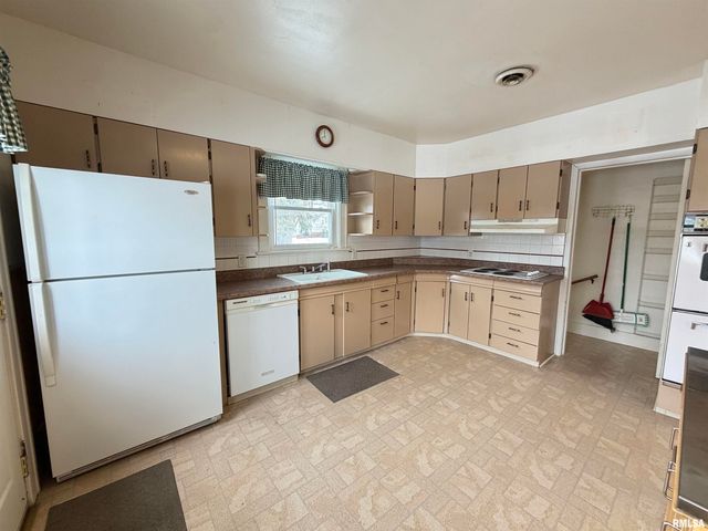 486 LOMBARD Street, Galesburg, IL 61401