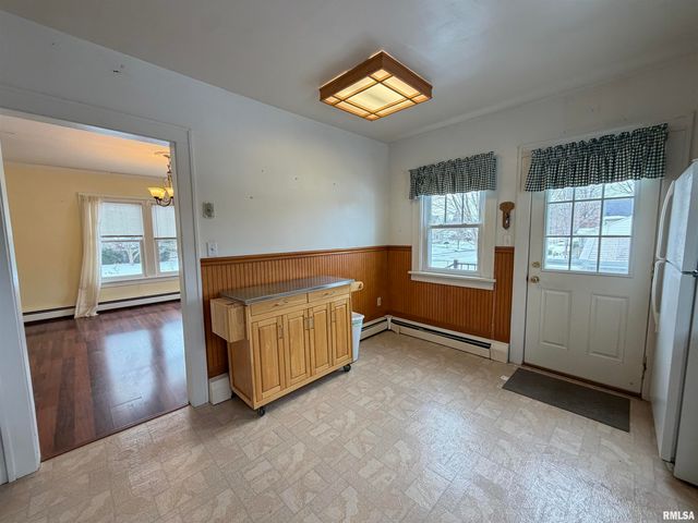 486 LOMBARD Street, Galesburg, IL 61401