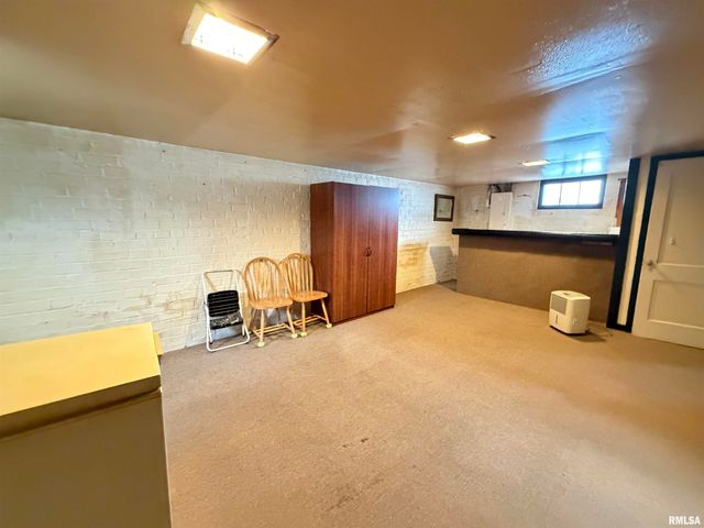 486 LOMBARD Street, Galesburg, IL 61401