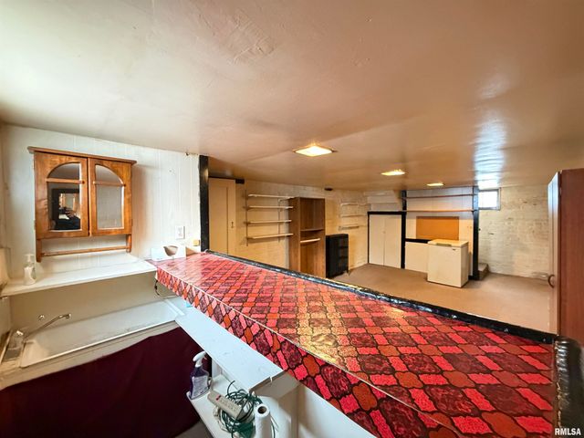 486 LOMBARD Street, Galesburg, IL 61401