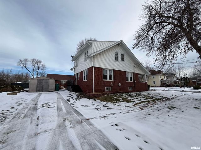 486 LOMBARD Street, Galesburg, IL 61401