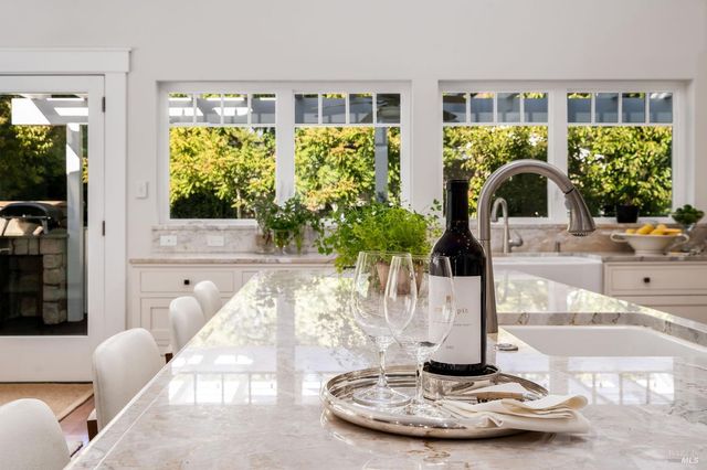 1430 Stockton St, St. Helena, CA 94574