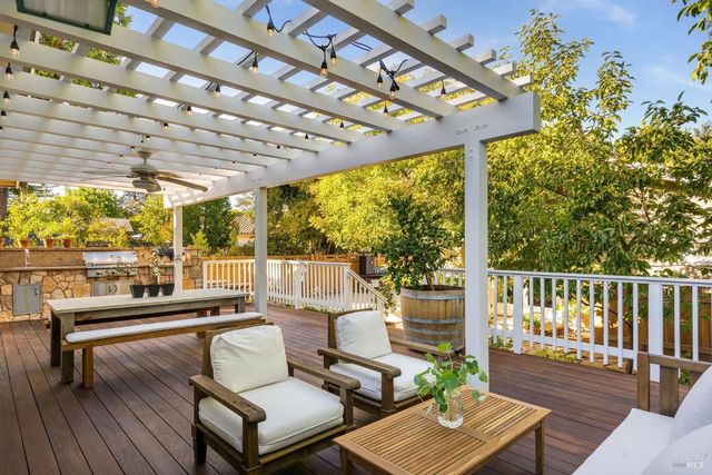 1430 Stockton St, St. Helena, CA 94574