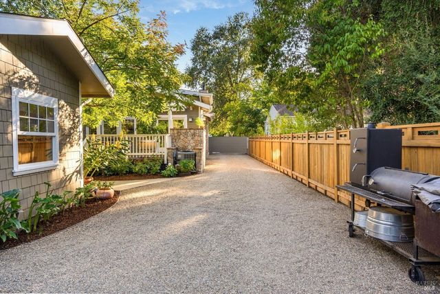 1430 Stockton St, St. Helena, CA 94574