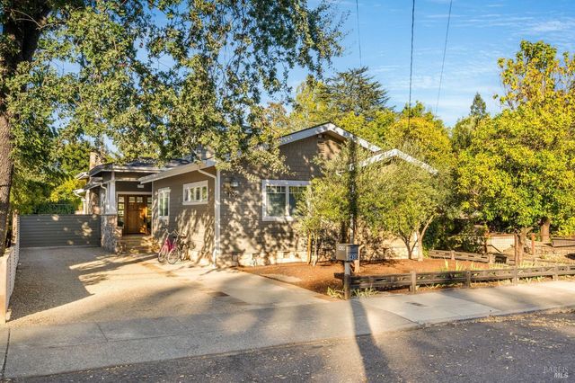 1430 Stockton St, St. Helena, CA 94574