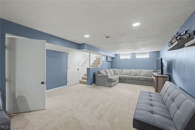 38346 Dolores Drive, Eastlake, OH 44095