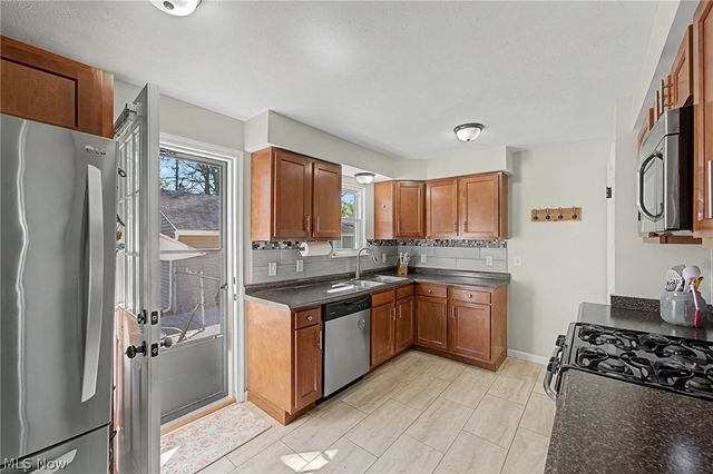 38346 Dolores Drive, Eastlake, OH 44095