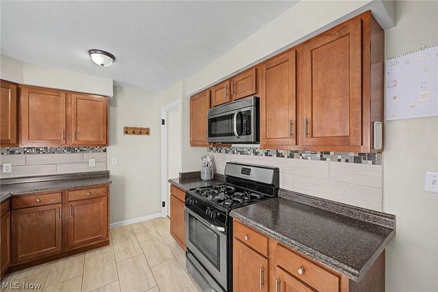 38346 Dolores Drive, Eastlake, OH 44095