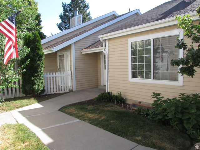 3268 S PLUM TREE LN, Bountiful, UT 84010