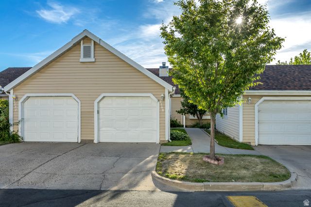 3268 S PLUM TREE LN, Bountiful, UT 84010