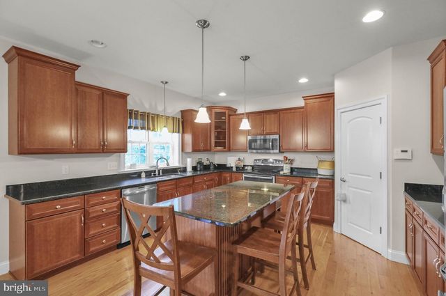 339 SPURRIER DR, Lititz, PA 17543