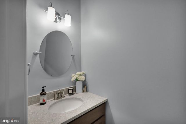 339 SPURRIER DR, Lititz, PA 17543