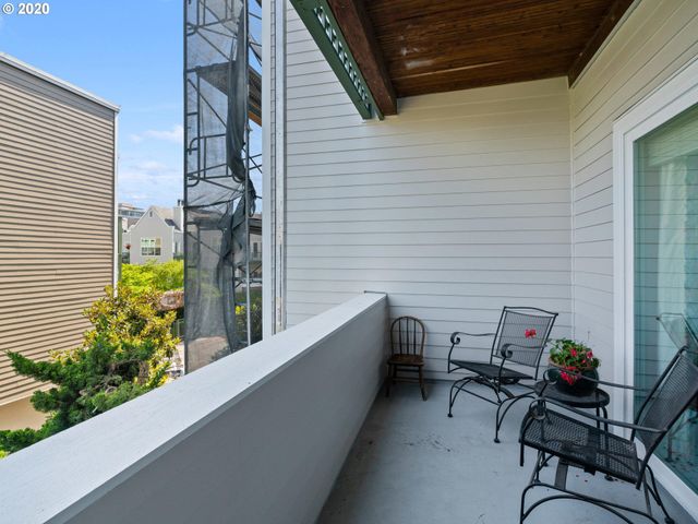 1616 S HARBOR Way, Portland, OR 97201