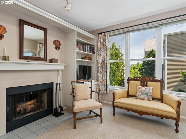 1616 S HARBOR Way, Portland, OR 97201