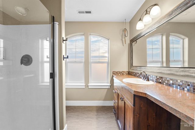 15920 Canyon Wood, Caldwell, ID 83607