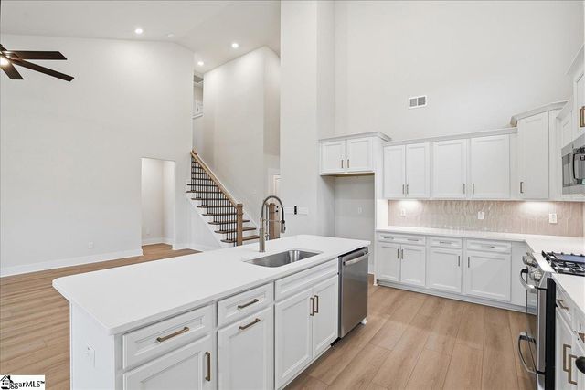 1014 Fox Hollow Street, Spartanburg, SC 29303