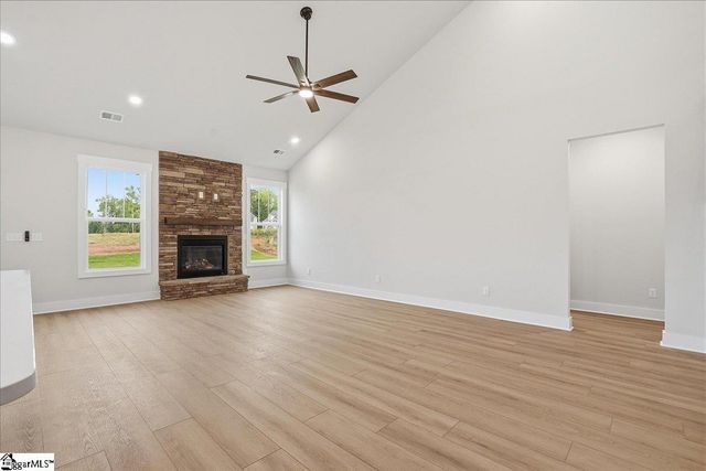 1014 Fox Hollow Street, Spartanburg, SC 29303