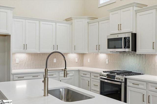 1014 Fox Hollow Street, Spartanburg, SC 29303