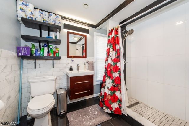 168 Clay St, Hackensack City, NJ 07601