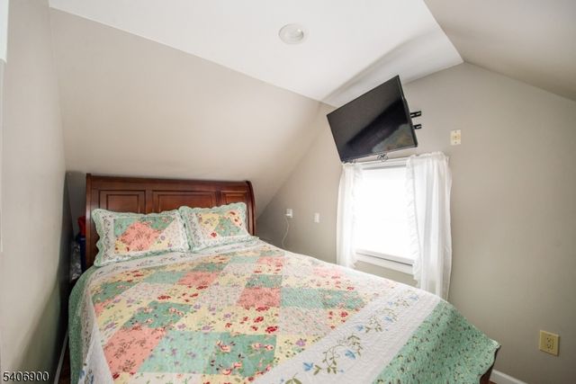 168 Clay St, Hackensack City, NJ 07601